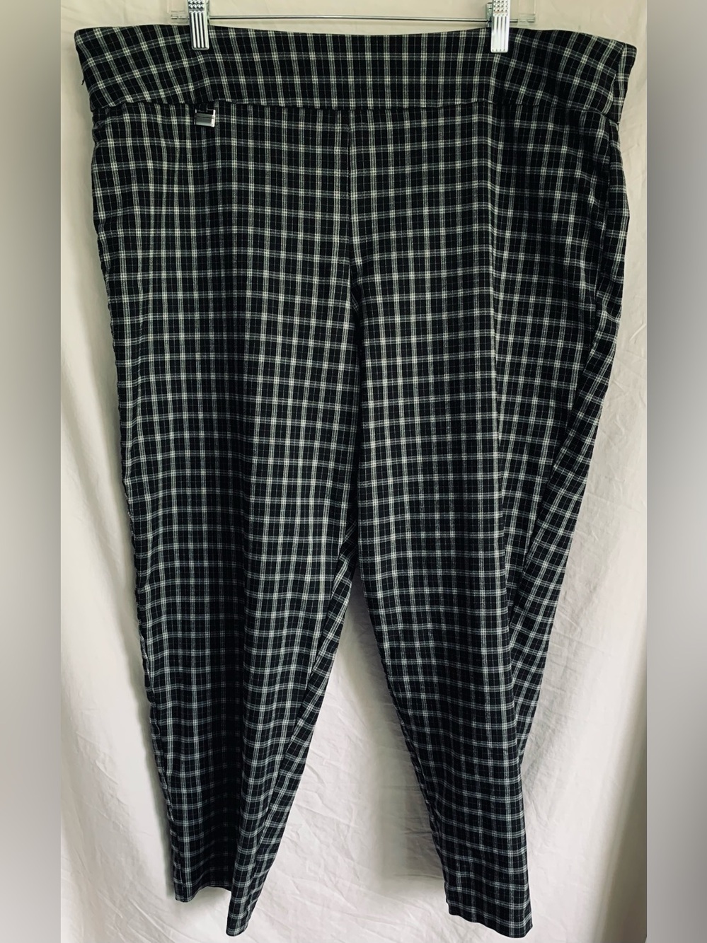 Black & White Plaid Cropped Women's Pants